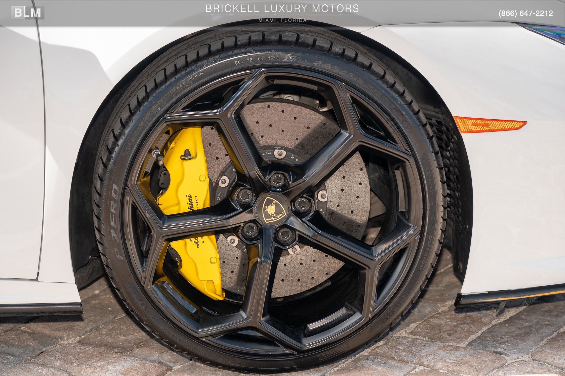 Used 2020 Lamborghini Huracan EVO image 43