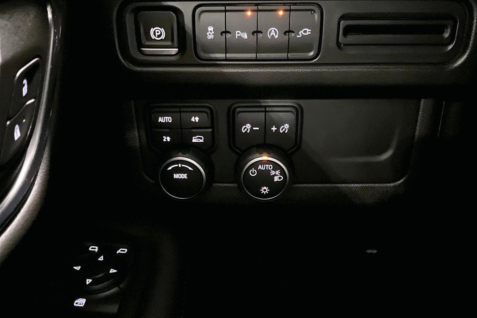 Used 2021 Chevrolet Tahoe LT image 33