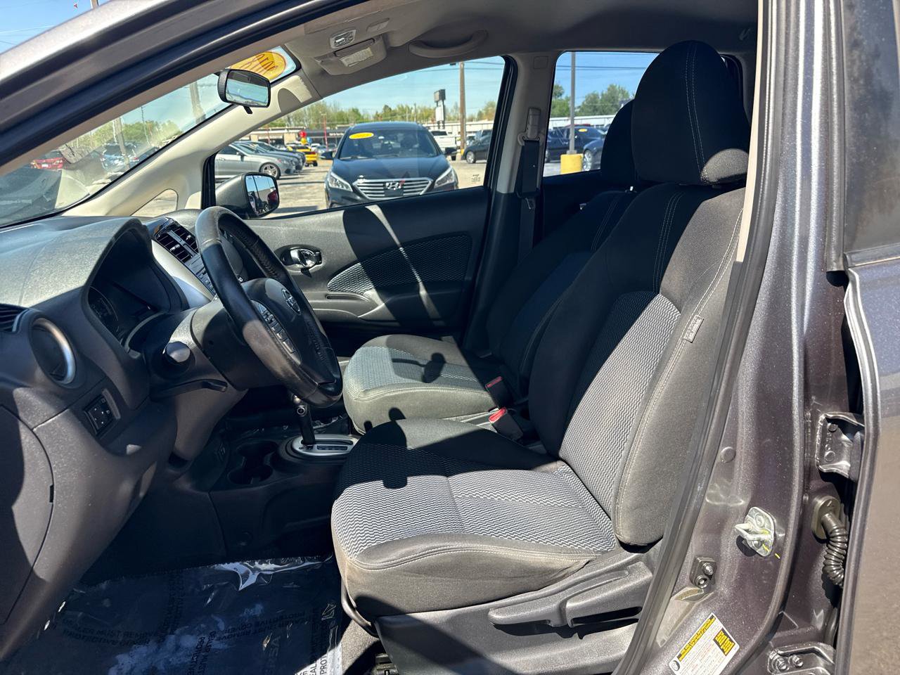 Used 2018 Nissan Versa Note SV image 9