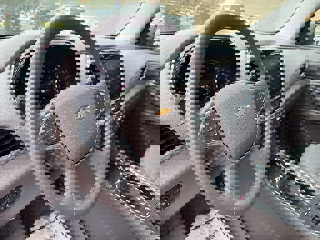 Used 2021 Chevrolet Traverse Premier image 36