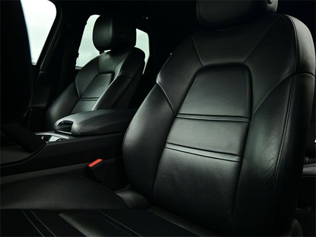 Used 2020 Porsche Cayenne S image 26