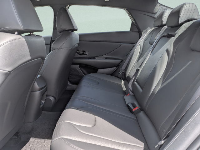 New 2026 Hyundai Elantra SEL Sport FWD image 14