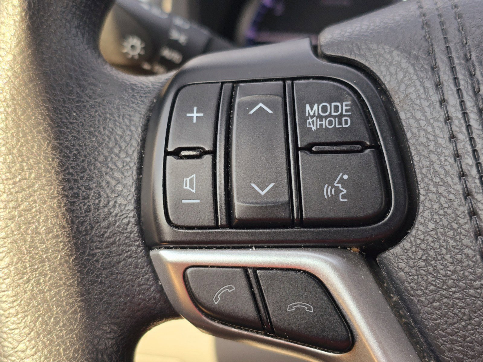 Used 2018 Toyota Highlander LE image 27