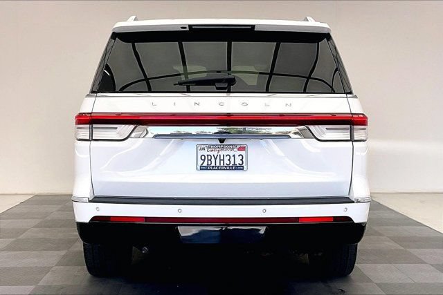 Used 2022 Lincoln Navigator Reserve AWD/4WD image 3