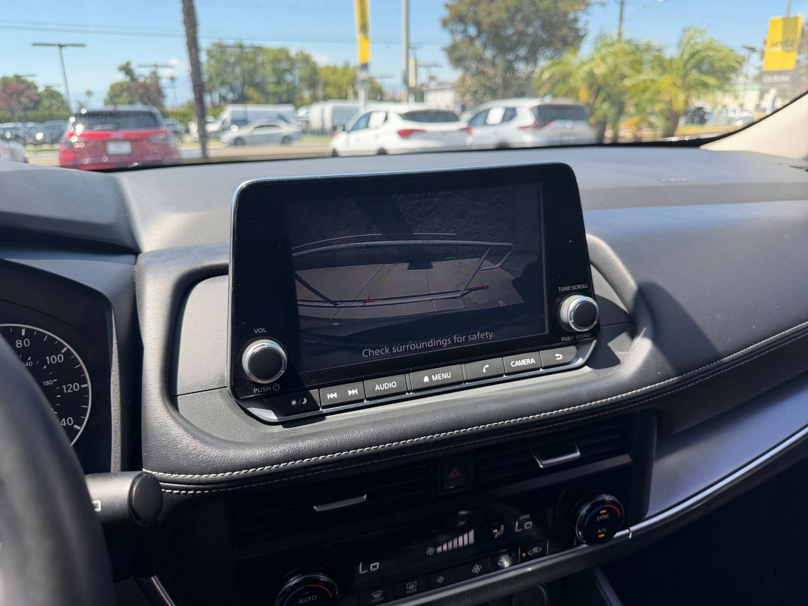 Used 2025 Nissan Rogue SV FWD image 25