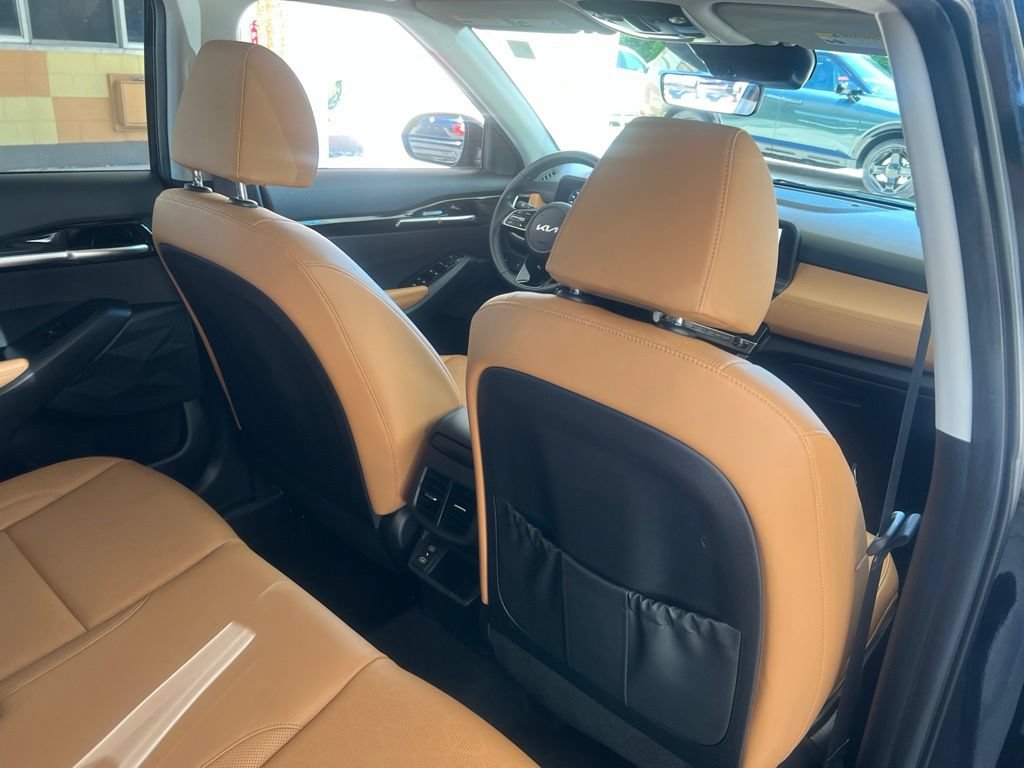 Certified 2025 Kia Seltos EX w/ EX Sunroof Package AWD/4WD image 16