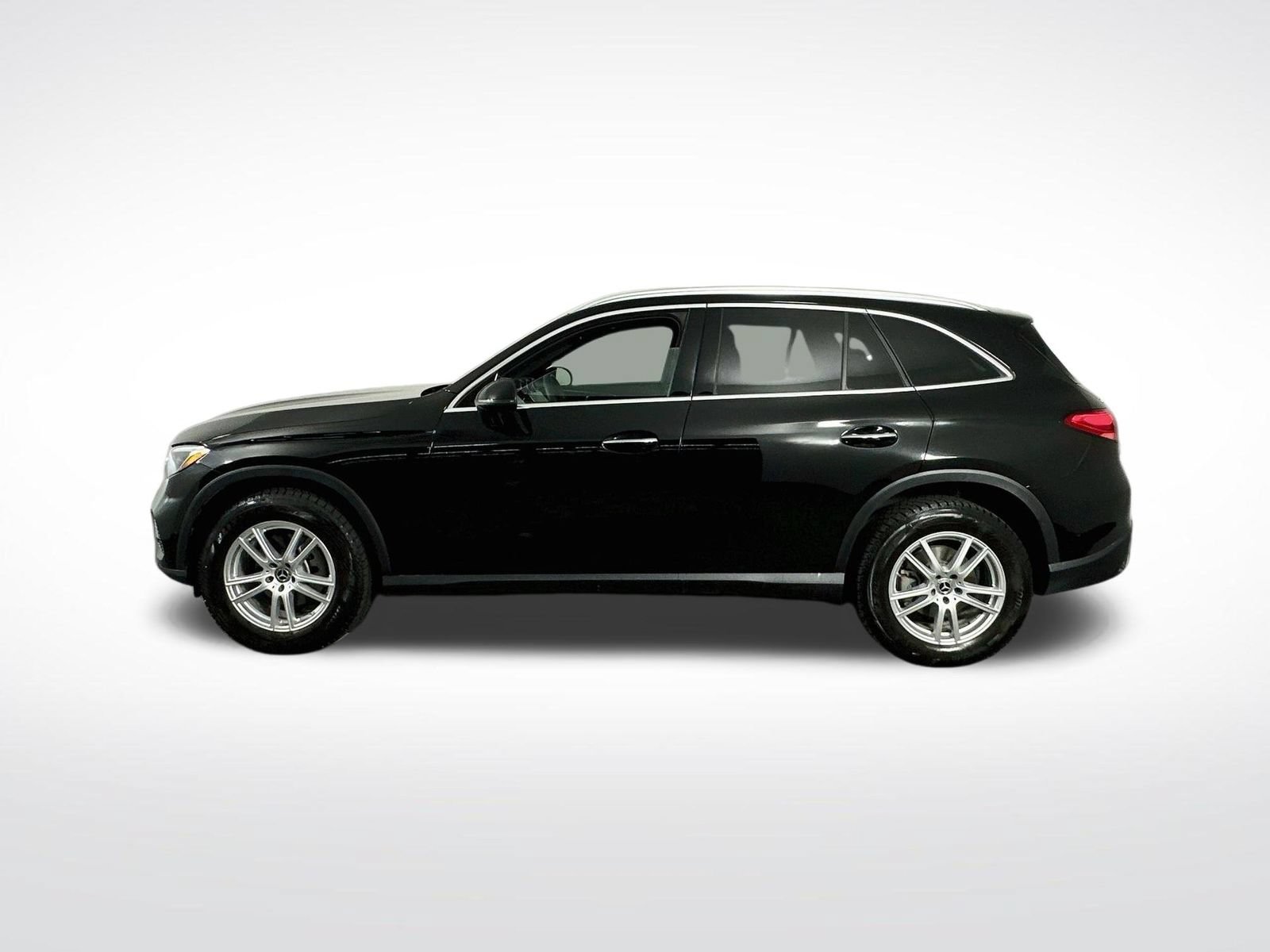 Used 2025 Mercedes-Benz GLC 300 4MATIC image 5