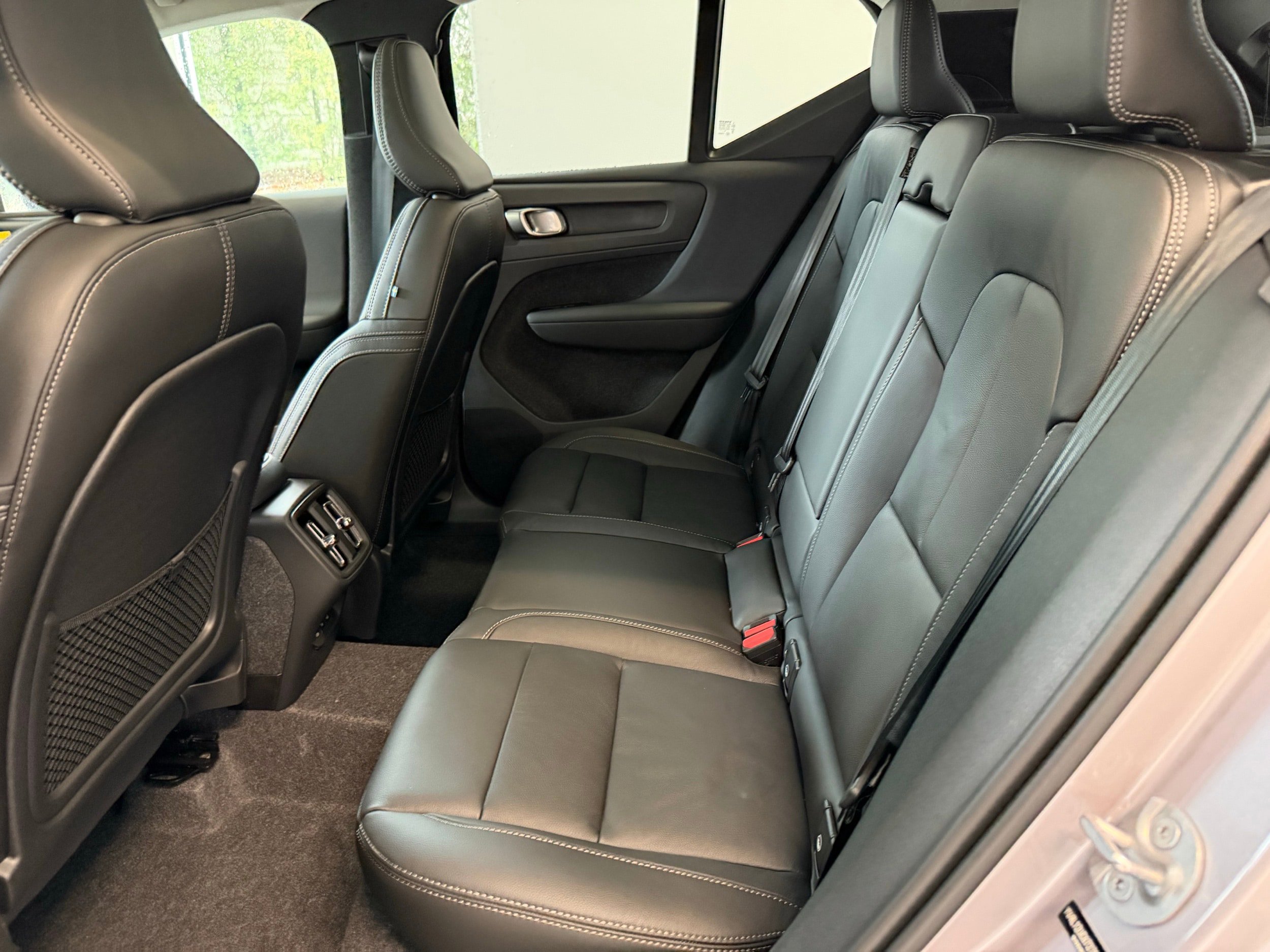 New 2026 Volvo XC40 B5 Plus w/ Protection Package Premier AWD/4WD image 30