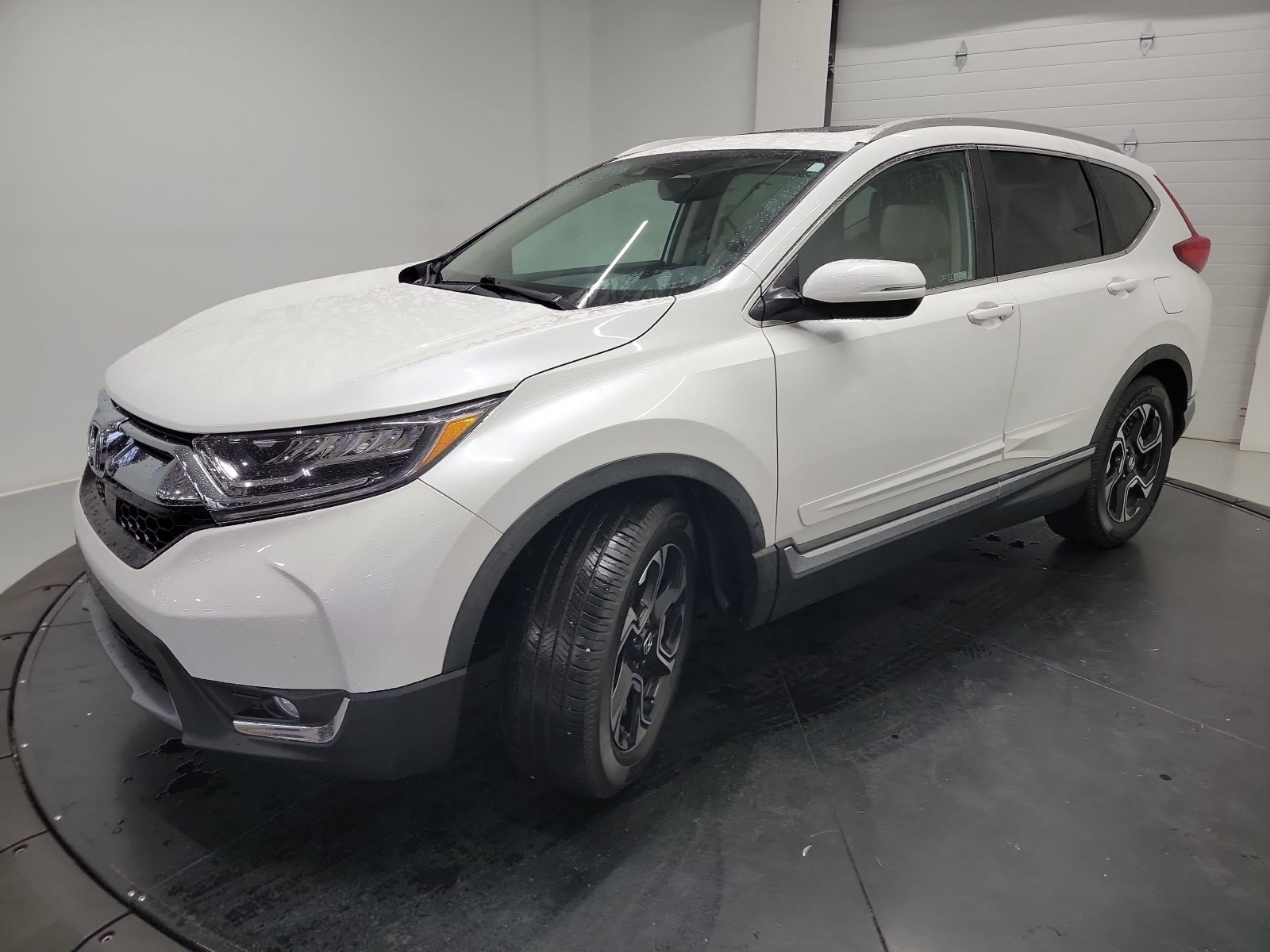 Used 2019 Honda CR-V Touring image 3