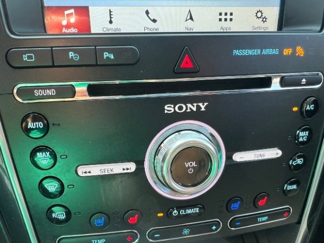 Used 2018 Ford Explorer Platinum image 35