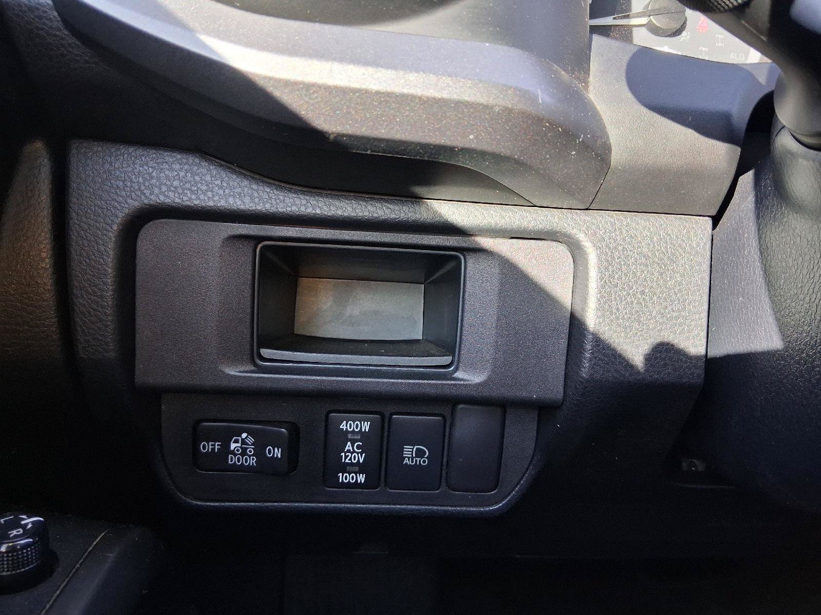 Used 2019 Toyota Tacoma TRD Off-Road w/ Technology Package AWD/4WD image 31