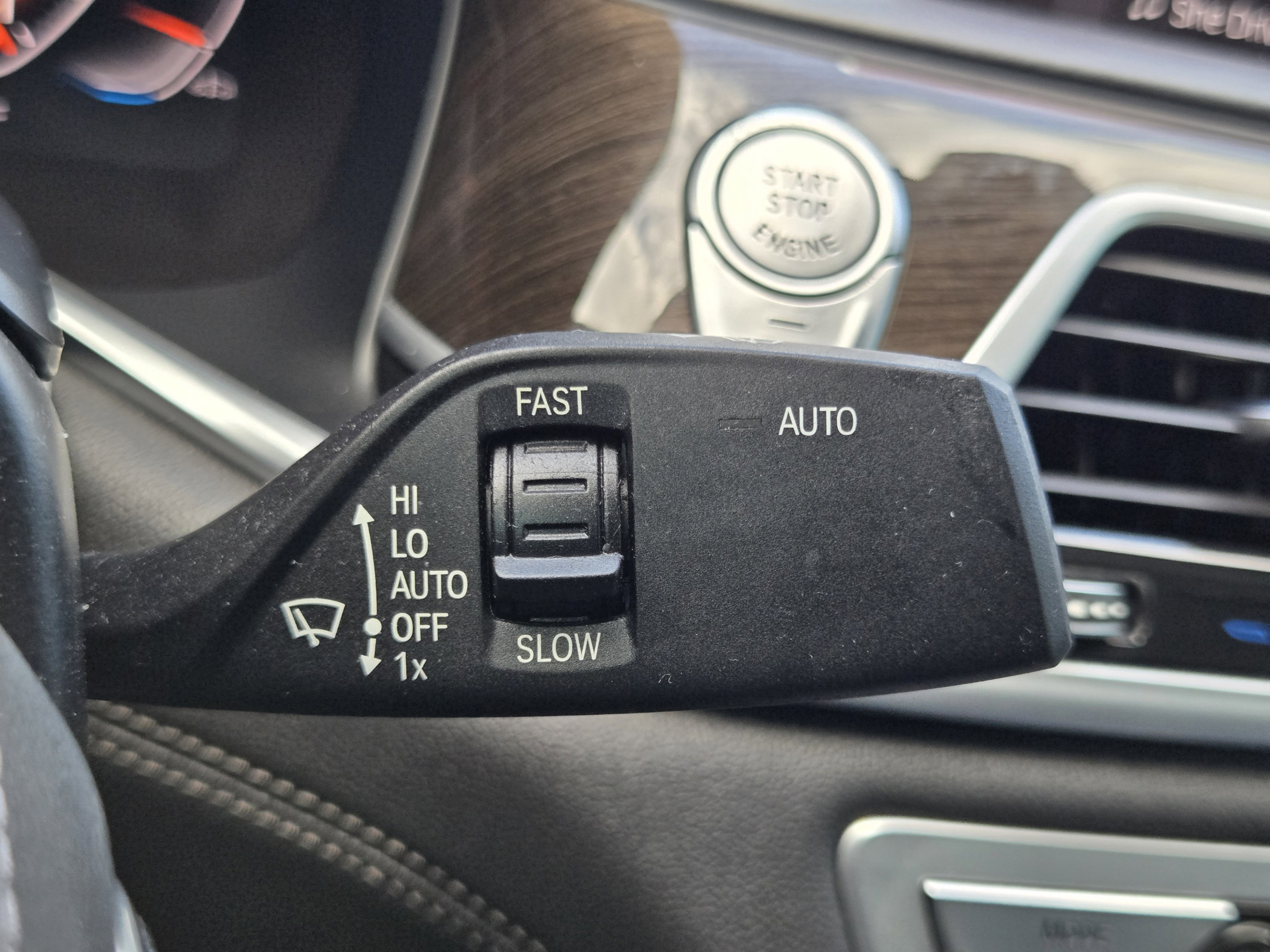 Used 2020 BMW 740i w/ Premium Package RWD image 17