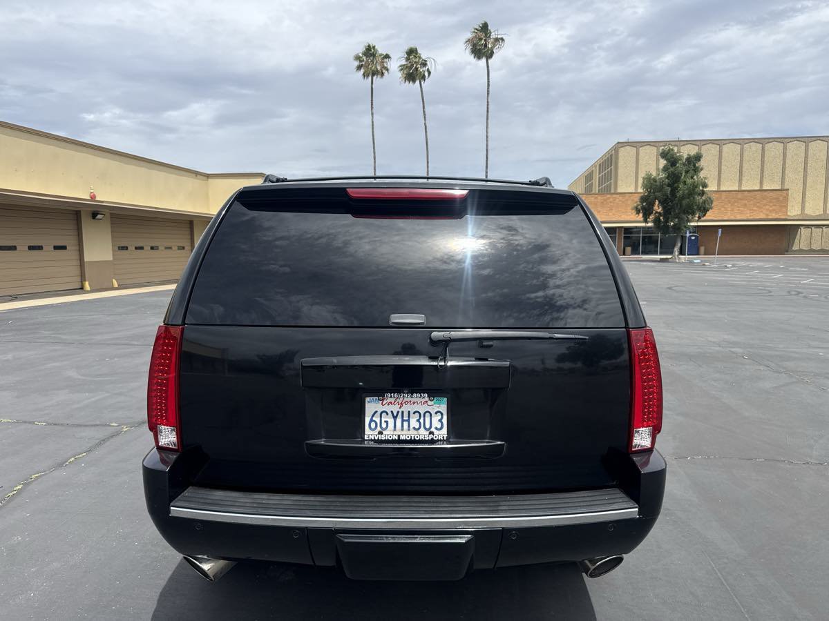 Used 2009 GMC Yukon Denali AWD/4WD image 6
