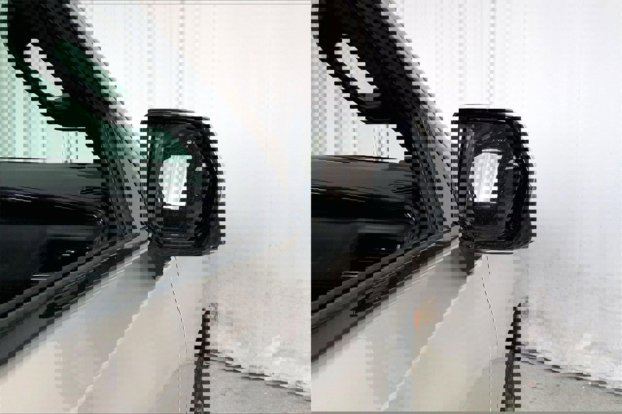 Used 2024 Chevrolet Suburban Z71 w/ Z71 Off-Road Package image 11