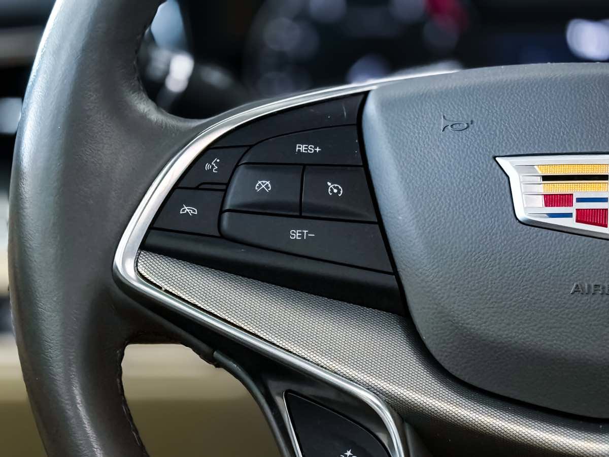 Used 2022 Cadillac XT5 Premium Luxury image 39