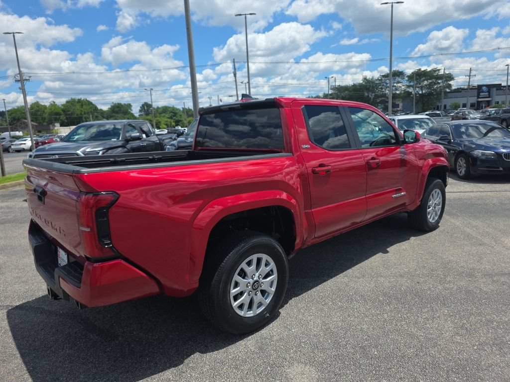 Certified 2025 Toyota Tacoma SR5 AWD/4WD image 4