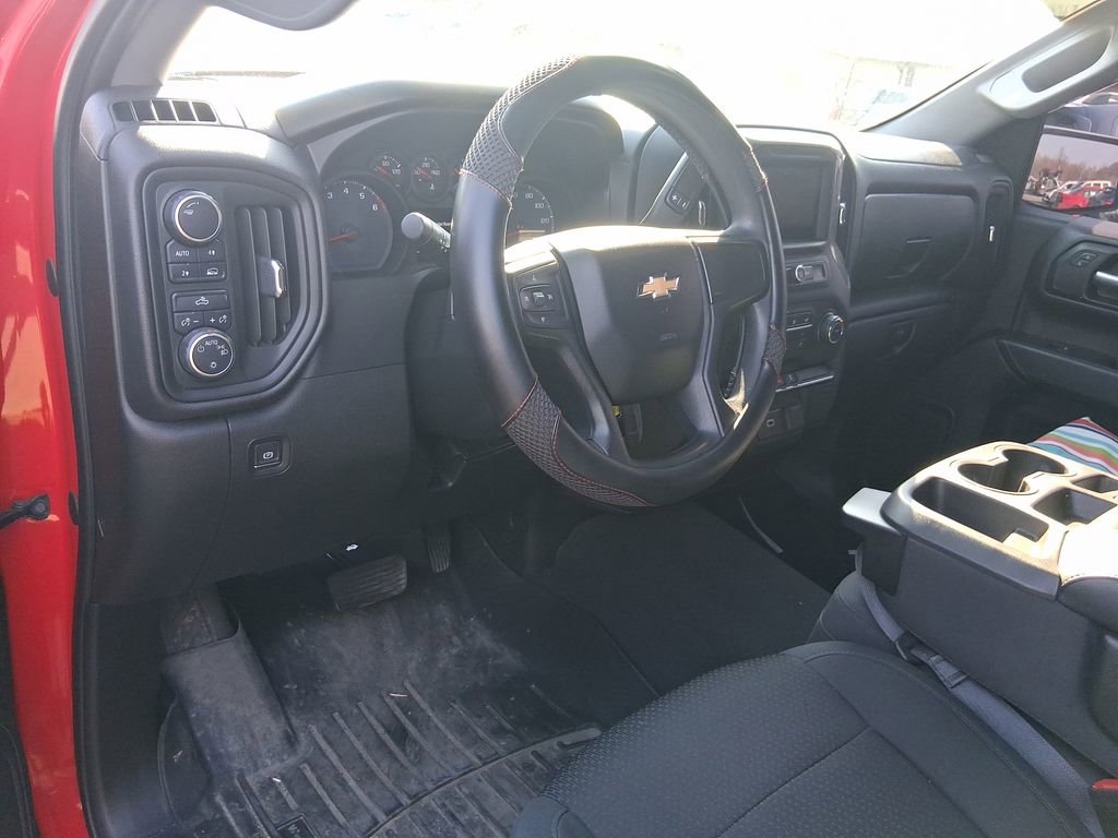 Used 2019 Chevrolet Silverado 1500 Custom w/ Custom Value Package AWD/4WD image 6