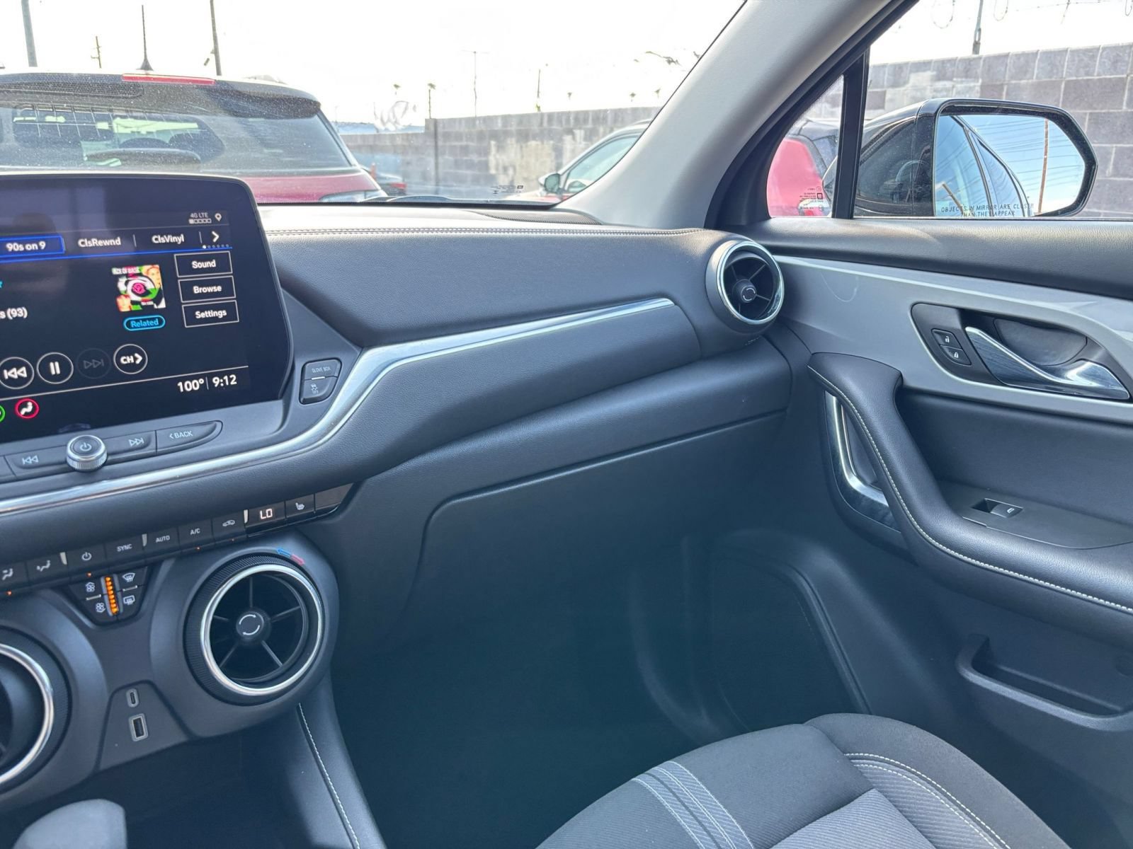 Used 2025 Chevrolet Blazer LT FWD image 36