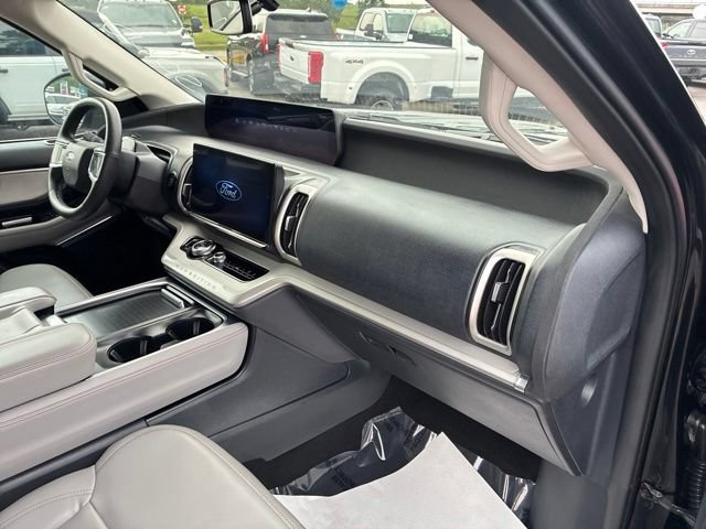 Used 2025 Ford Expedition Active AWD/4WD image 49