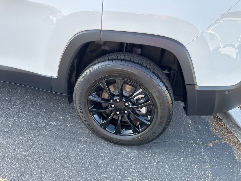 Used 2023 Jeep Cherokee Altitude Lux image 9