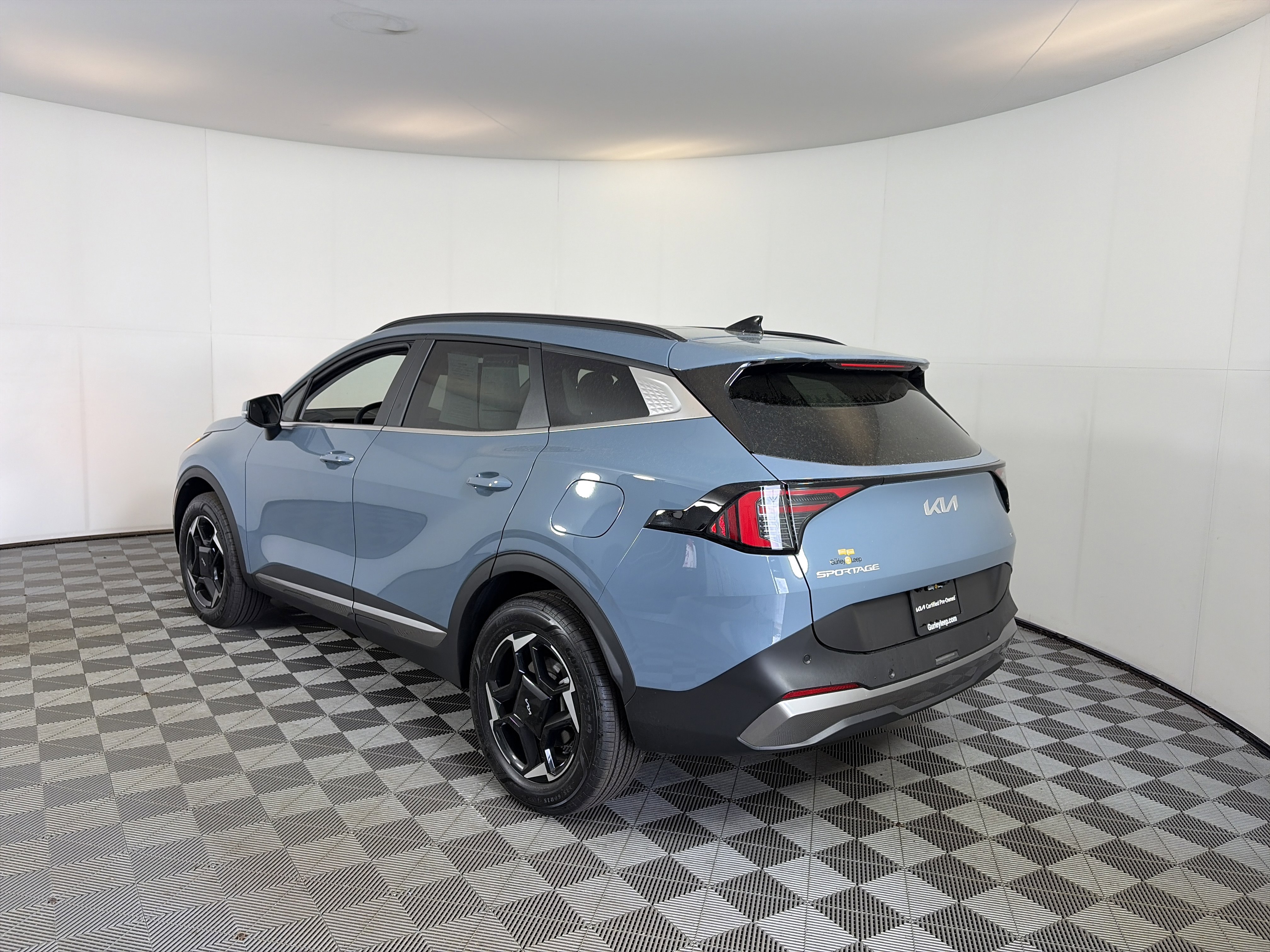 Certified 2026 Kia Sportage EX w/ EX Panoramic Sunroof Package AWD/4WD image 3