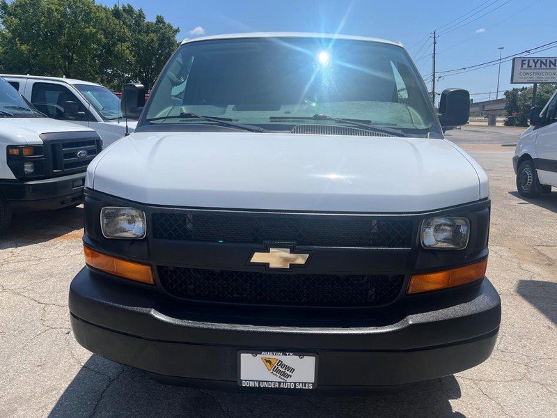 Used 2015 Chevrolet Express 3500 Extended image 2