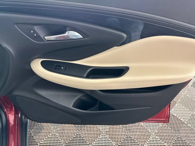 Used 2017 Buick Envision Essence FWD image 23