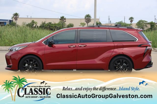 Certified 2023 Toyota Sienna XSE w/ XSE Plus Package FWD image 5