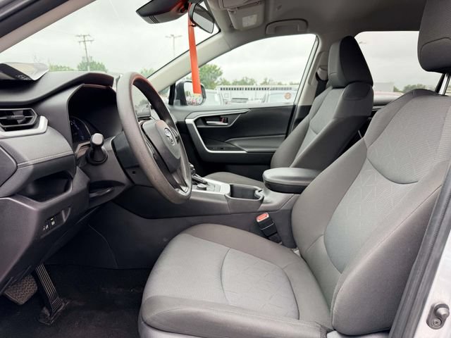 Used 2025 Toyota RAV4 XLE AWD/4WD image 16