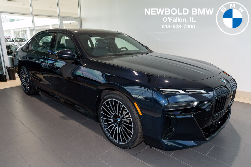 Used 2026 BMW 740i xDrive AWD/4WD image 1