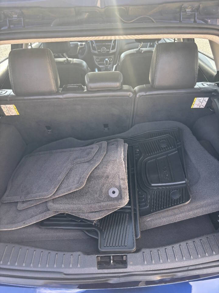 Used 2012 Ford Focus Titanium FWD image 21