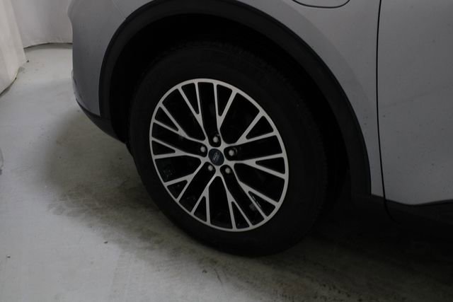 Used 2022 Ford Escape Titanium image 29