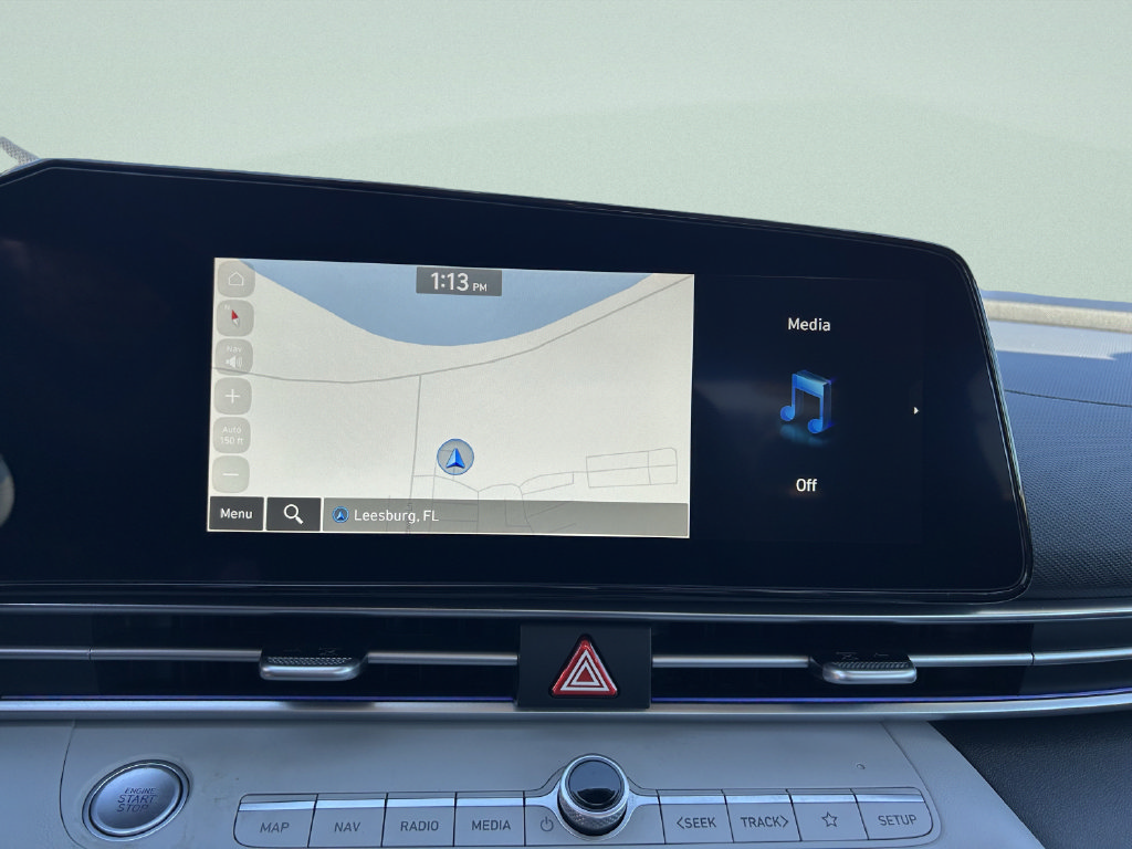 Certified 2025 Hyundai Elantra Limited FWD image 26