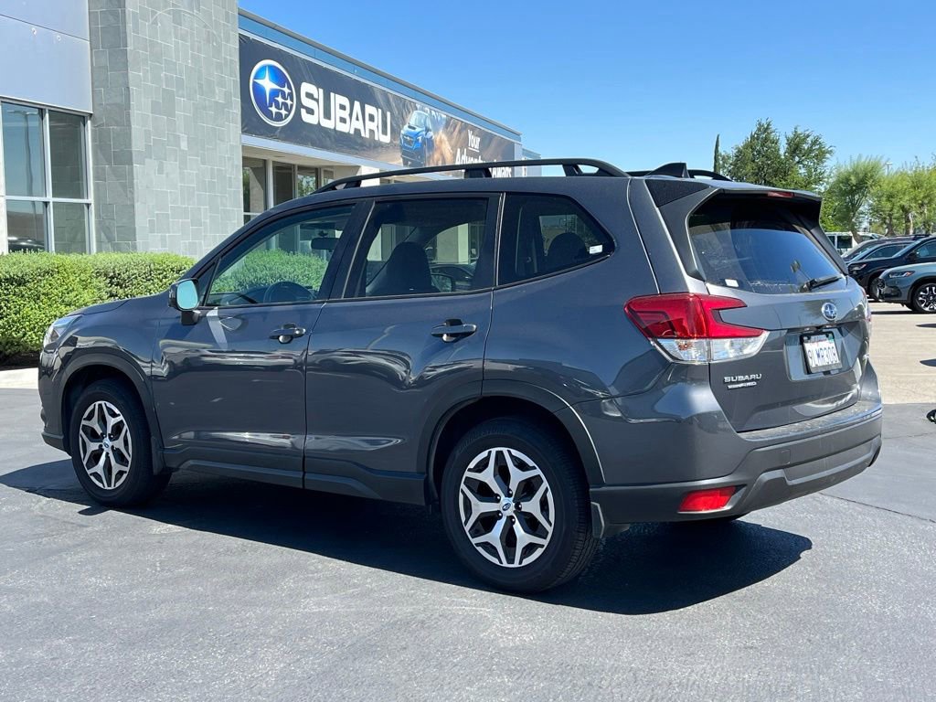 Used 2024 Subaru Forester Premium AWD/4WD image 2