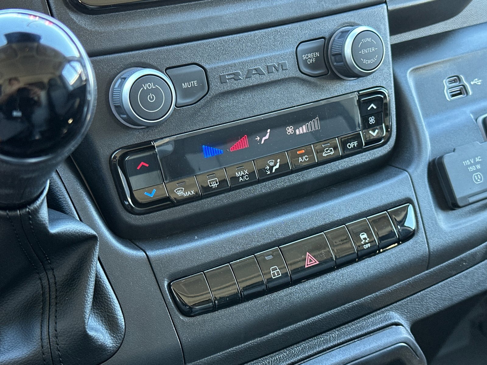 New 2026 RAM ProMaster 3500 w/ Quick Order Package 22G SLT image 16