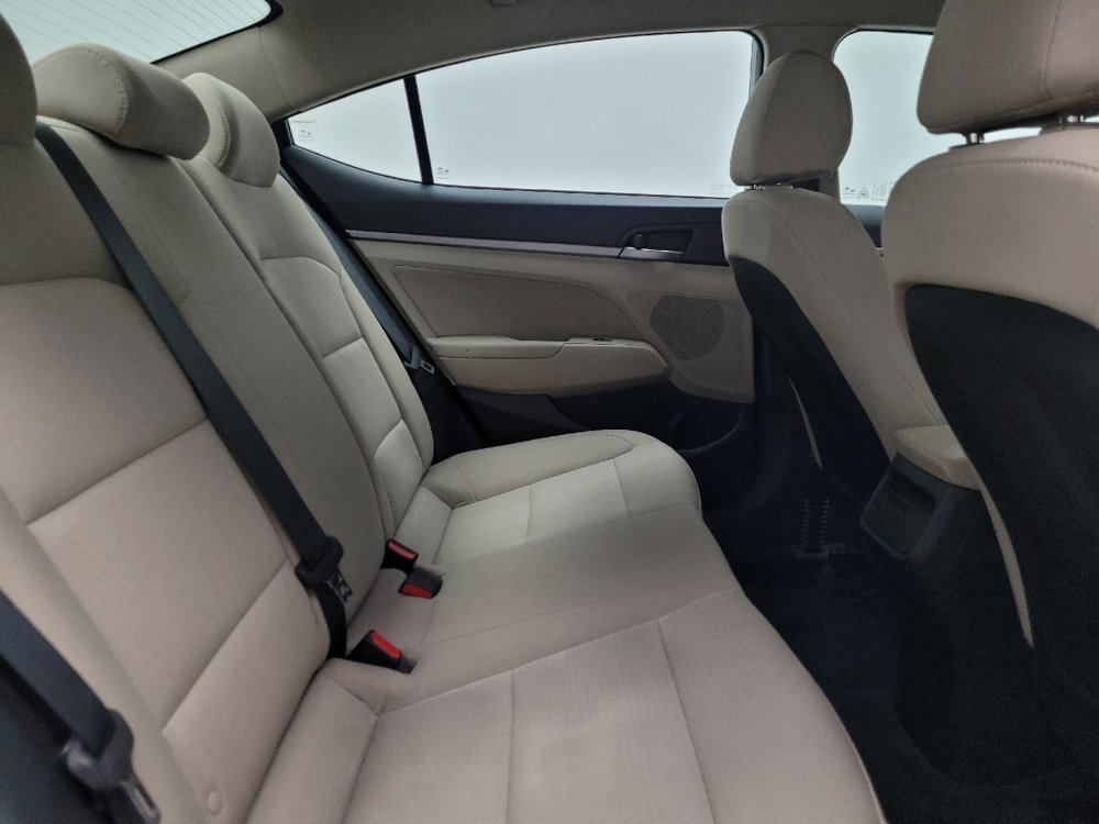 Used 2017 Hyundai Elantra SE image 19