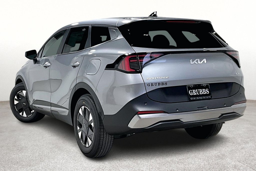 New 2026 Kia Sportage LX FWD image 3