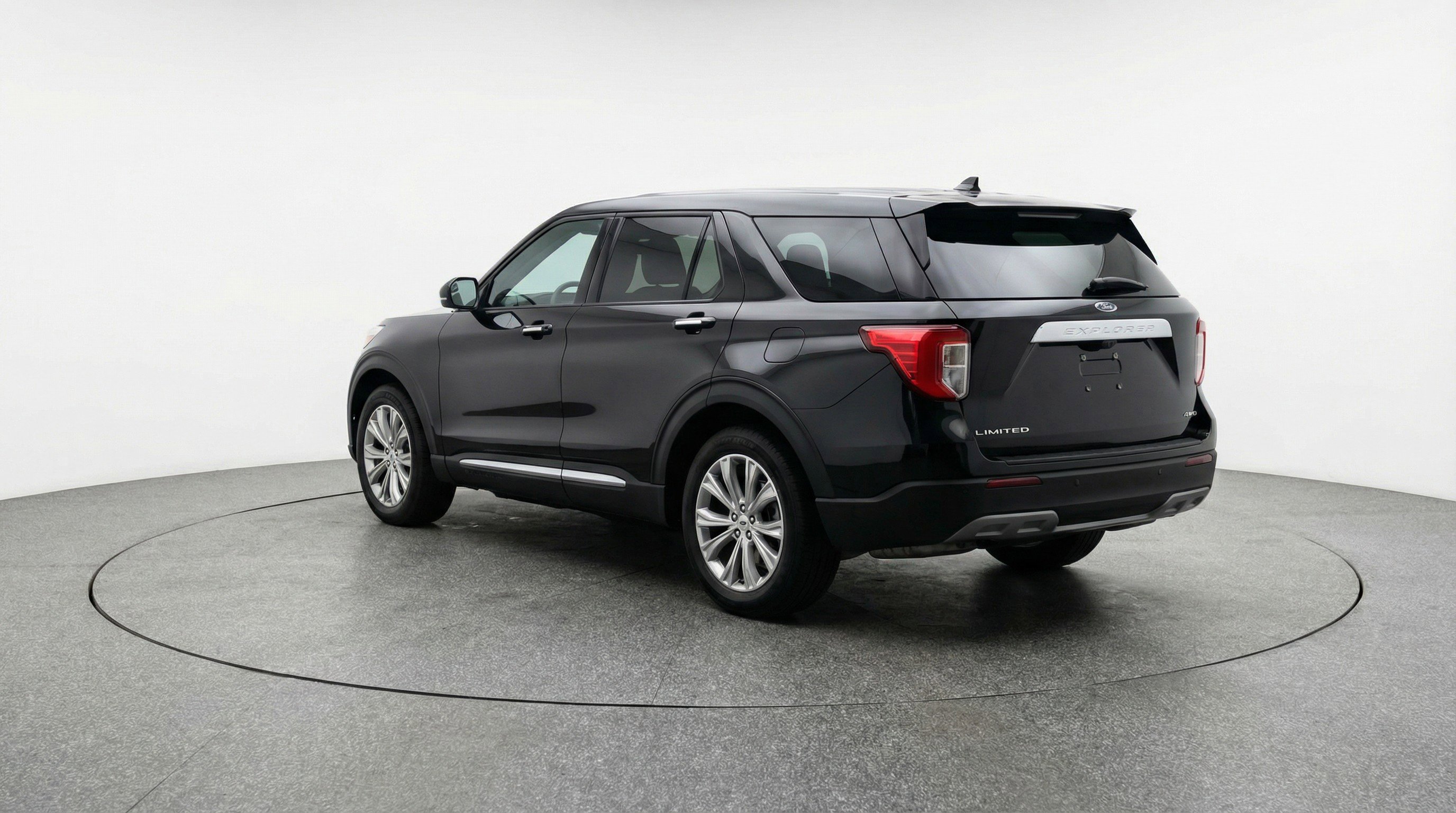 Used 2024 Ford Explorer Limited image 6