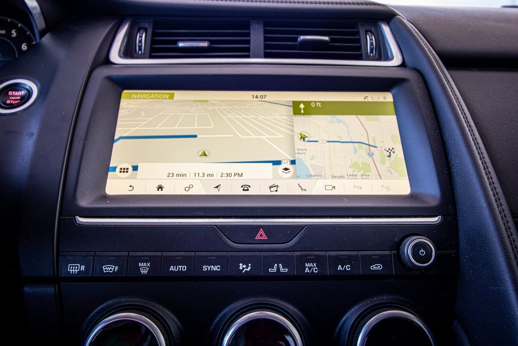 Used 2018 Jaguar E-PACE SE image 5