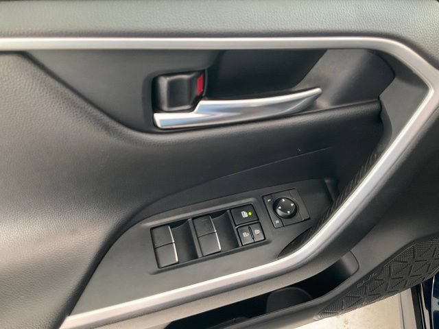 Used 2020 Toyota RAV4 XSE AWD/4WD image 6