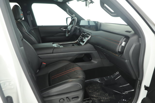 Used 2025 Nissan Armada PRO-4X image 7