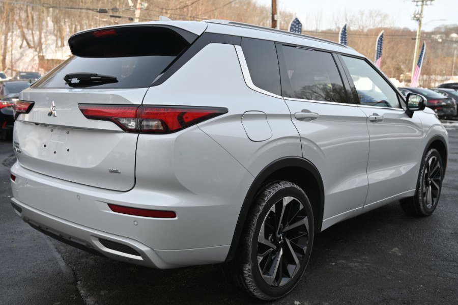 Used 2024 Mitsubishi Outlander SEL image 6