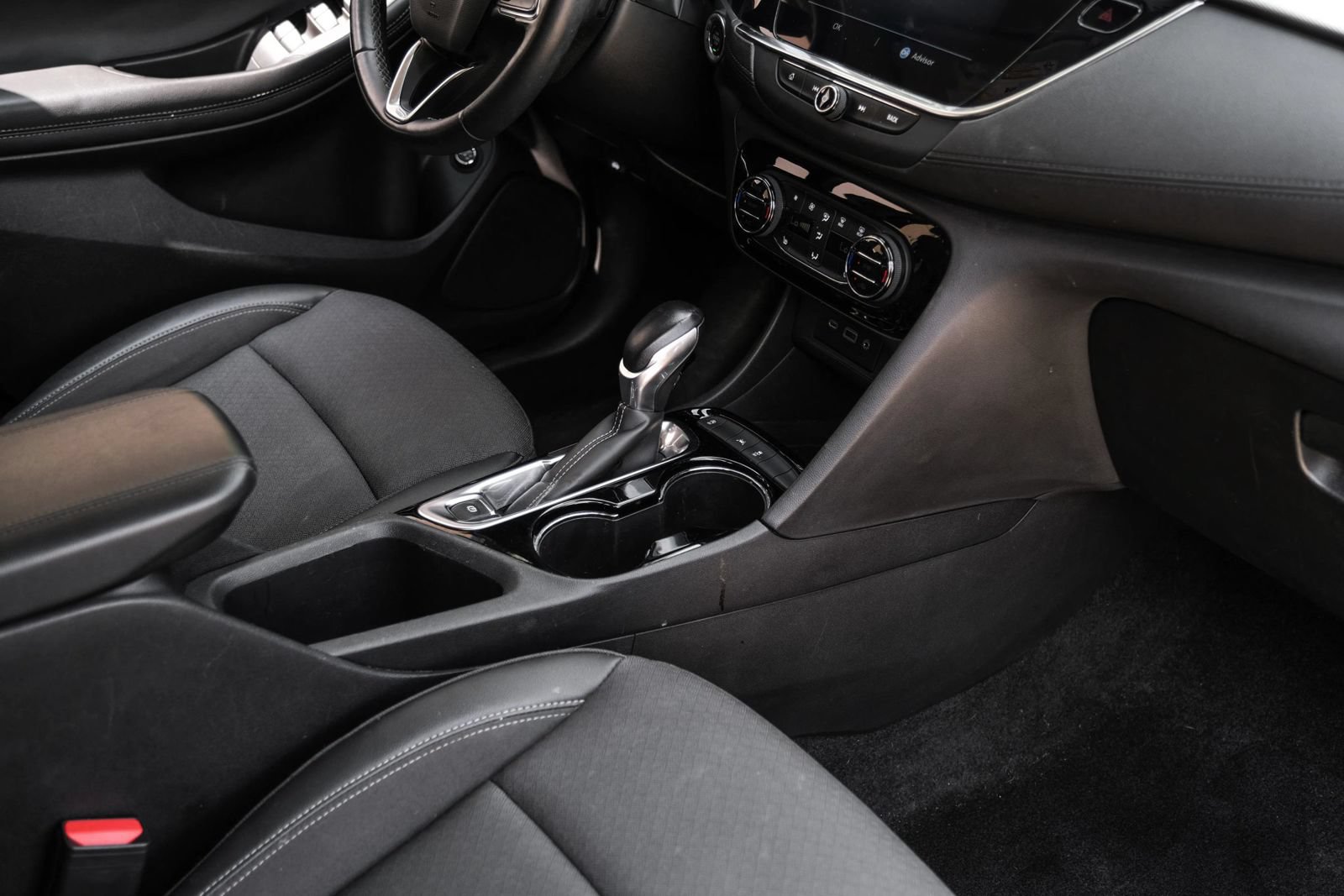 Used 2023 Buick Encore GX Select w/ Sport Touring Package FWD image 21