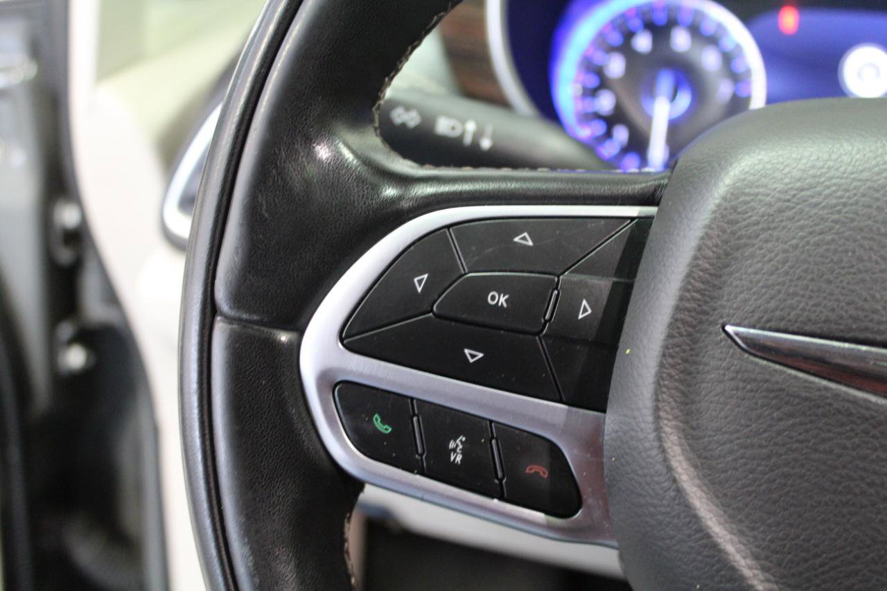 Used 2022 Chrysler Pacifica Limited image 10