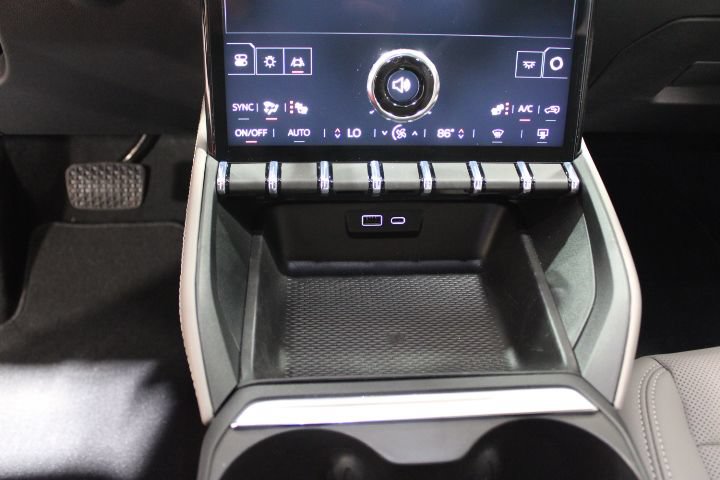 New 2026 GMC Terrain Elevation w/ Elevation Premium Package AWD/4WD image 33