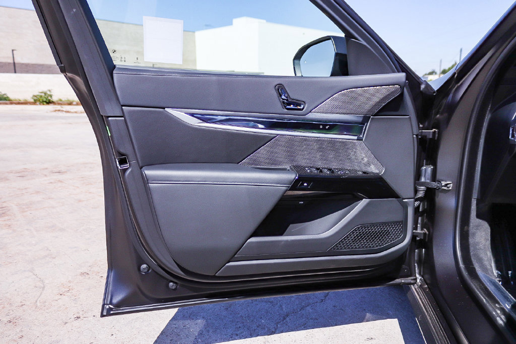 Used 2026 BMW i7 xDrive60 AWD/4WD image 24