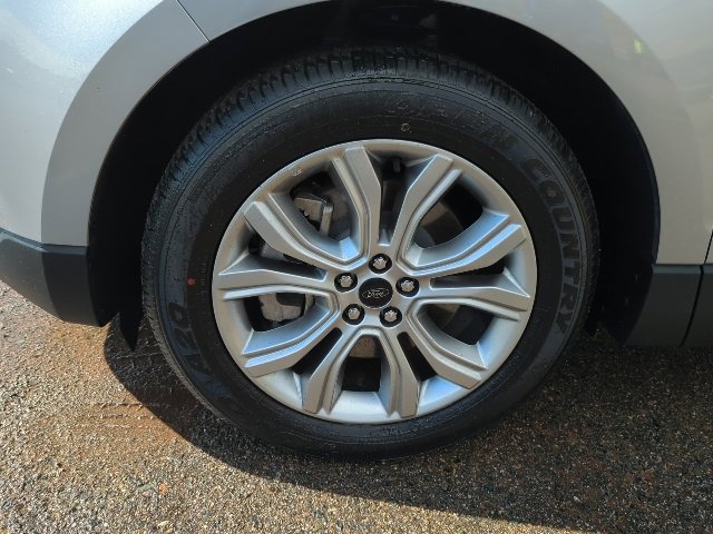 Used 2024 Ford Edge Titanium image 26