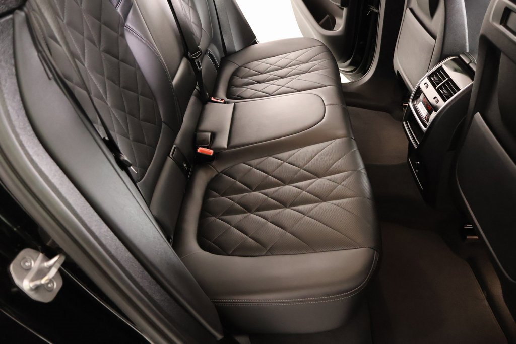 Used 2023 BMW X6 xDrive40i image 16