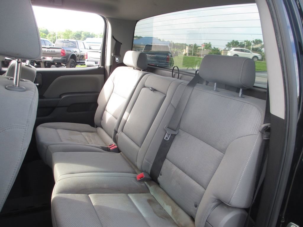 Used 2018 Chevrolet Silverado 1500 Custom w/ Custom Value Package AWD/4WD image 21