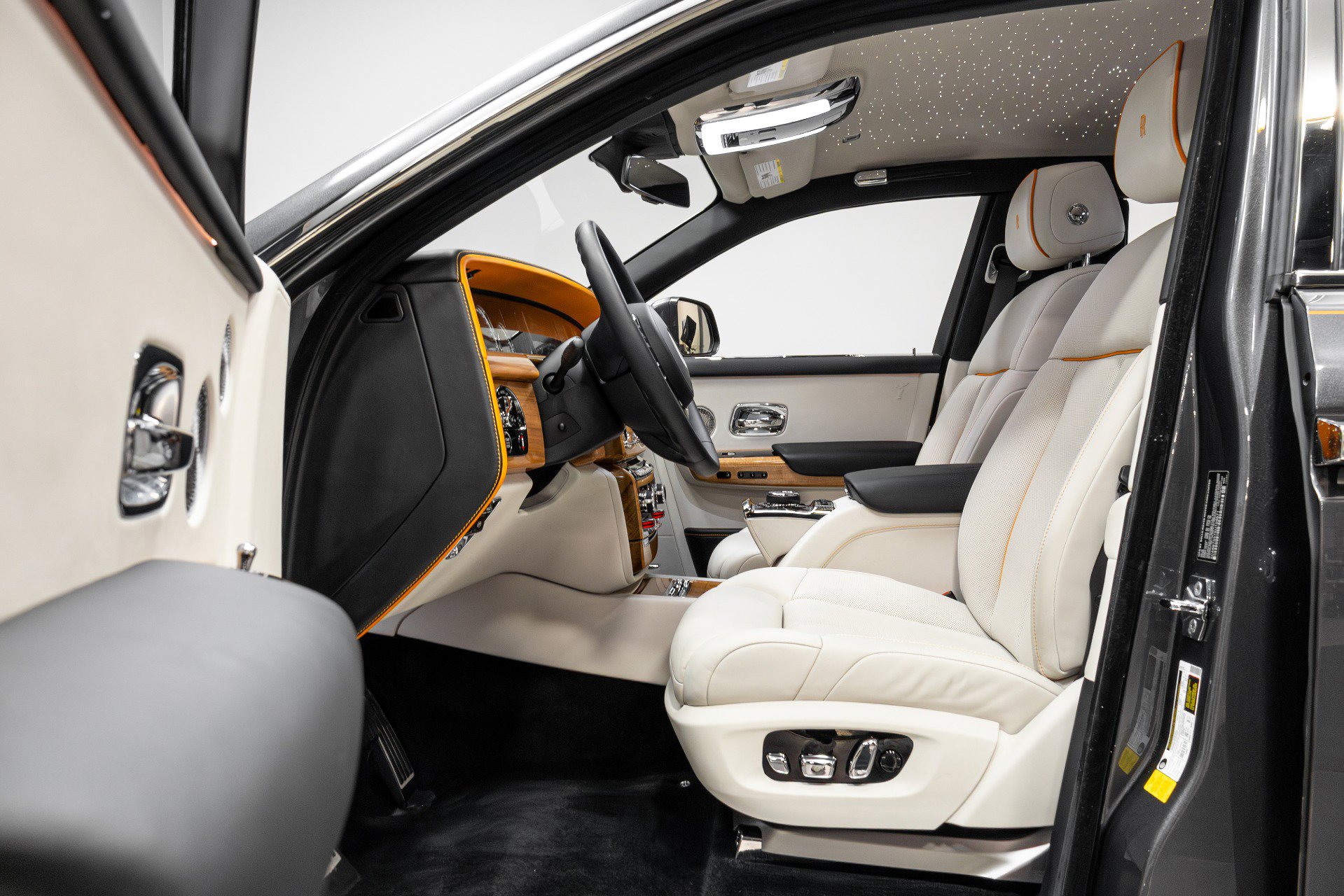 Used 2019 Rolls-Royce Phantom Sedan image 7